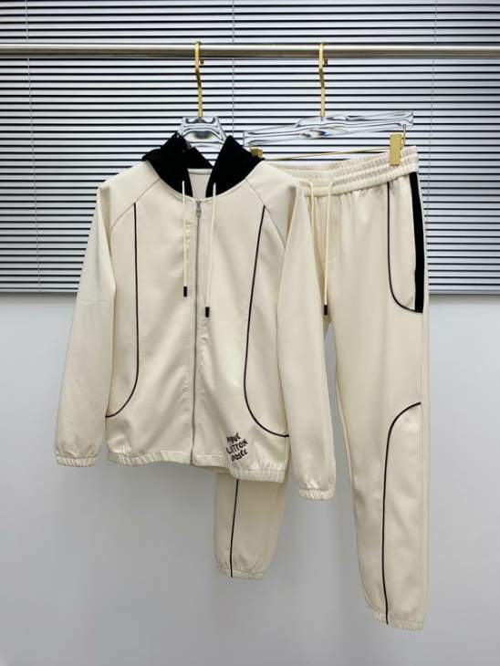 Picture of LV Sweater Suits _SKULVM-3XLomtr0540820